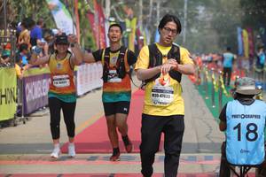 BIB: 47833
                            <button type="button" onclick="openModal(8246024)" class="btn btn-primary btn-sm float-right btn-popup" data-toggle="modal" data-target=".modal-high-quality">
                        <i class="fas fa-shopping-cart"></i> Add to Cart
                    </button>
                                            <button type="button" onclick="isThisMe(8246024, true)" class="btn btn-success btn-sm float-right btn-popup btn-isme hidden" data-toggle="tooltip" data-placement="bottom" title="นี่คือรูปของคุณใช่ไหม คลิกที่นี่เพื่อเอาเข้าอัลบั้ม">
                        <i class="fas fa-plus"></i> Add to album
                    </button>
                    <button type="button" onclick="isThisMe(8246024, false)" class="btn btn-warning btn-sm float-right btn-popup btn-isnotme hidden">
                        <i class="fas fa-ban"></i> Remove from album
                    </button>